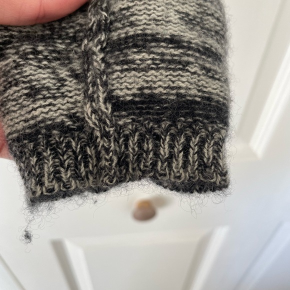 Women's Saffron Black and Gray Cashmere Sweater- Medium - Picture 4 of 10